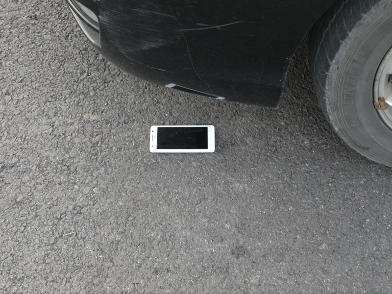 ǲԵķǷֱֻƽŵϣֽӺϣʱֻĻֱַ̥ǰ1000cm10ף20cm20km/h5km/hǰʻǰֱ̥ѹֻ