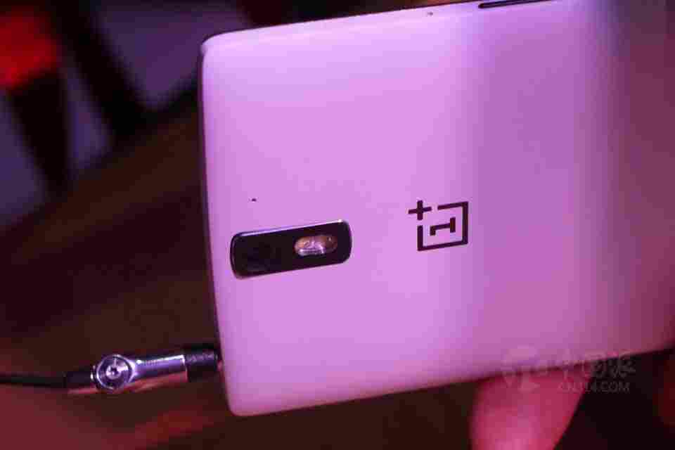 ǣһֻڼ۸ȴܾϲ16GBۼ1999.99Ԫ64GB300Ԫۡͬ£ǺHTCۼ۶5000Ԫ|һֻ