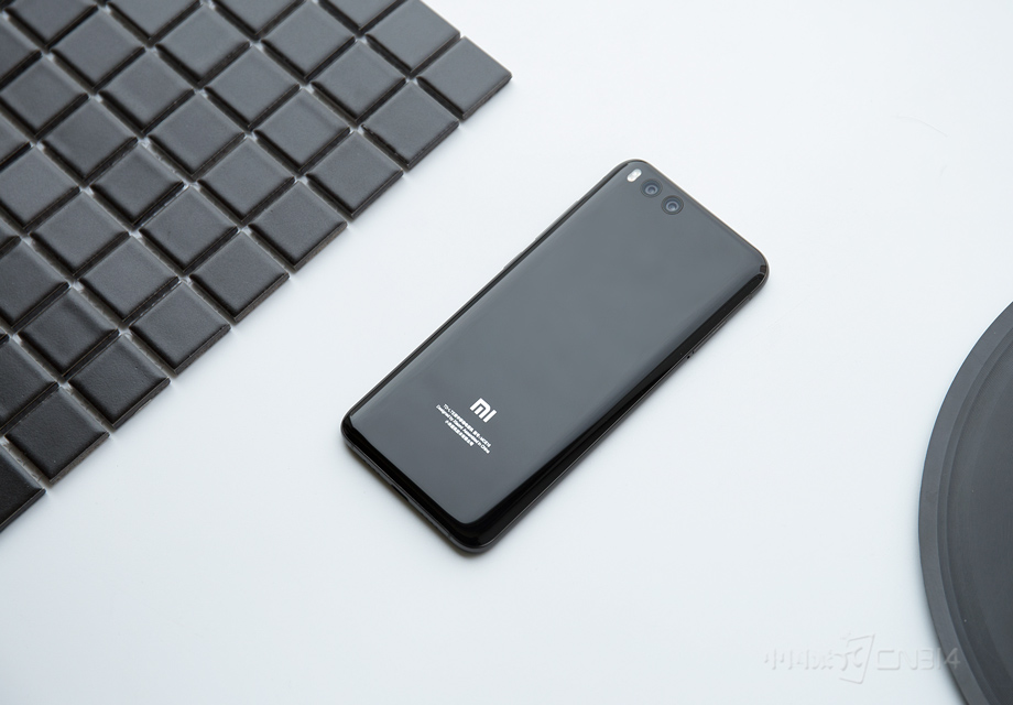 С��6�������������3D��������ƣ�ǰ�������˿����������Ĵ������������ڱ�֤��ȵĻ����ϣ������ṩ��ΪǿӲ��֧�����ʸС�