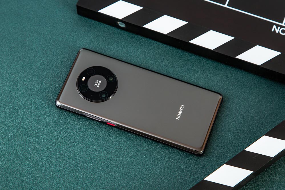 ��۷��棬��ΪMate40 Pro������Mateϵ�е�����Գ���ƣ����´��조�ǻ����������Ż�Ϊ��˾��и̽���ľ��񣬼�߿Ƽ��к�δ���С�����֧��IP68����ķ�ˮ���������ճ��ý�û�����⡣