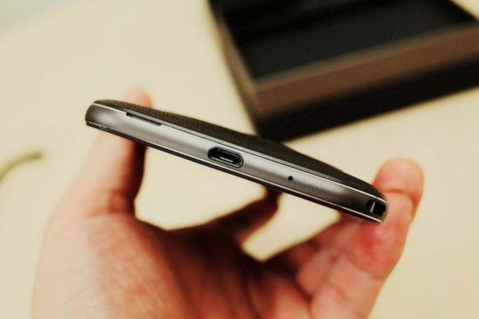 �ֻ��ײ���߿����Ƿ���ۿ���ǵ�