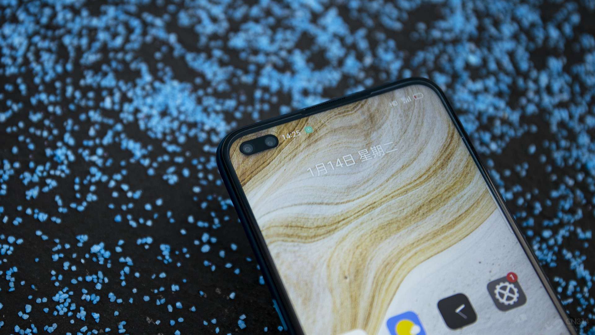 ǰ�÷��棬�û�������1600������+800�����ص��ڿ���˫����ϣ���Ȼ�����㲻�϶��⣬��������realme�ǻ������㷨�İ�������Ȼ������������������Ƭ�������ǵ��ӽ�Ҳ�������ĵĳ�����󣬲���Ҫ���ĸ˾����ø����˽��뾵ͷ�������������������ͬ��