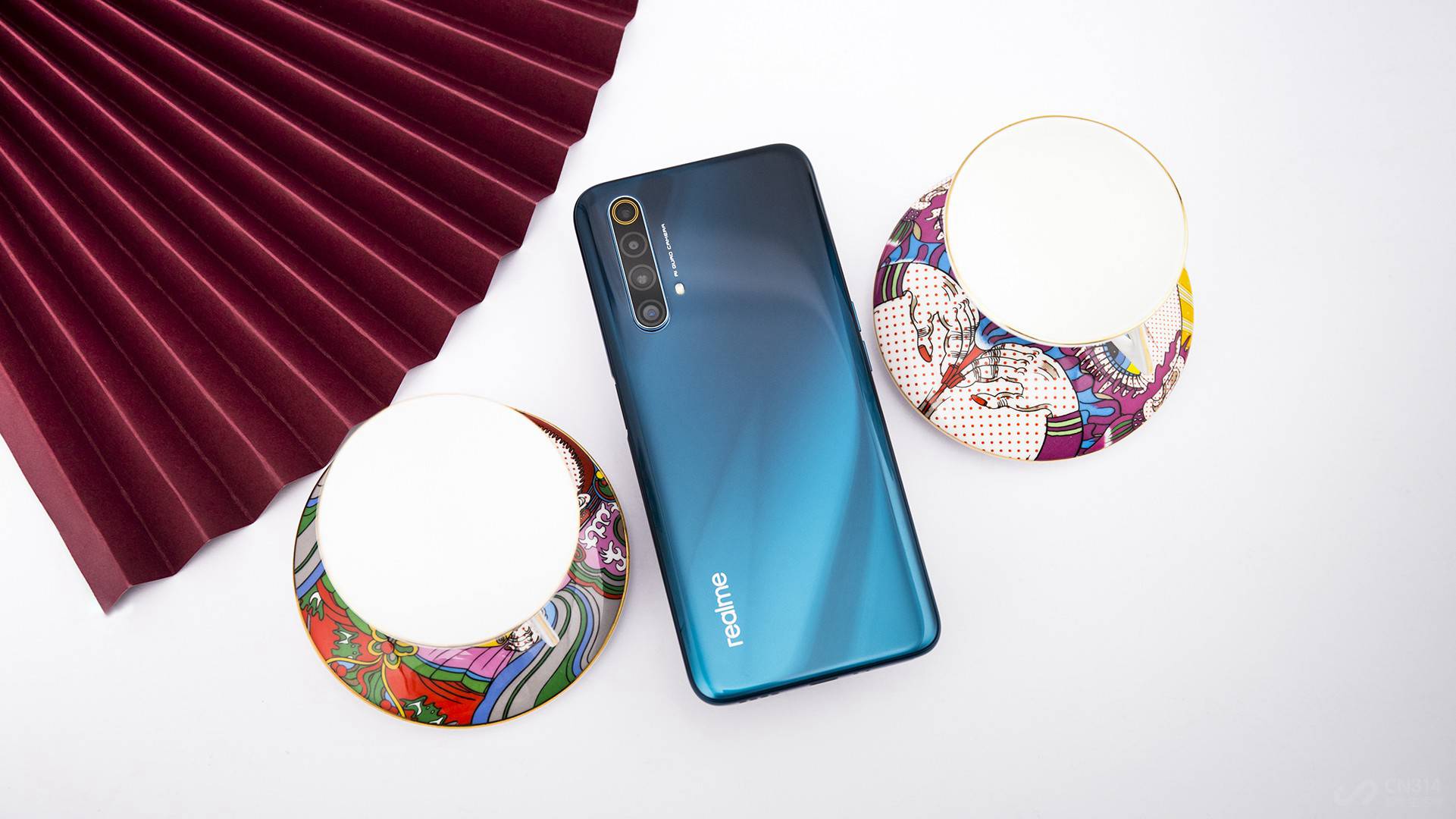 realme ����X50�����˼���ʽ˫ģ5GоƬ������ͨ����765G��������֧��5G���������X52���ƽ��������Ƶϵͳ�������˰���n1��n41��n78��n79�ȹ�������5G����Ƶ�Σ��������ݹ���������Ӫ�̵�5G���磬����5G�ֻ���������׼��