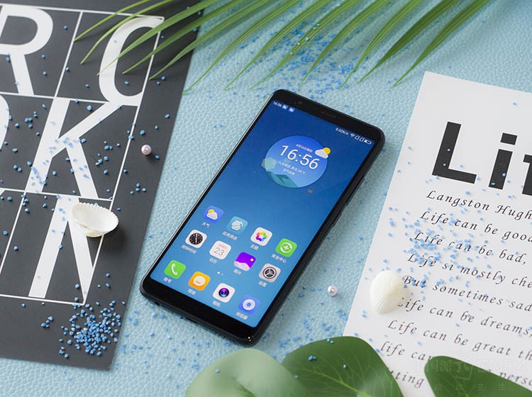 8��31�գ�360�ֻ��ڱ�����ʽ�ٿ��ļ���Ʒ�����ᡣ�������������Ʒ�����Ƿֱ���360�ֻ�N7 Pro�Լ�360�ֻ�N7 Lite�����У���ΪNϵ�е��¿�ǧԪ���ͣ�360N7 Lite��1199Ԫ�ļ۸�һ�ٳ�Ϊ��Ŀǰ��������ʵ�ݵ�����660�ֻ������������Ǿ���̽��һ������ֻ�����ֵ�ɡ�