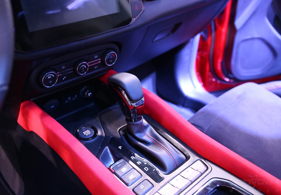 ����ֿ�ͣ��³����������20mm�������������ȼ�����173mm�����ȼ�����11mm���߶ȼ�����95mm��