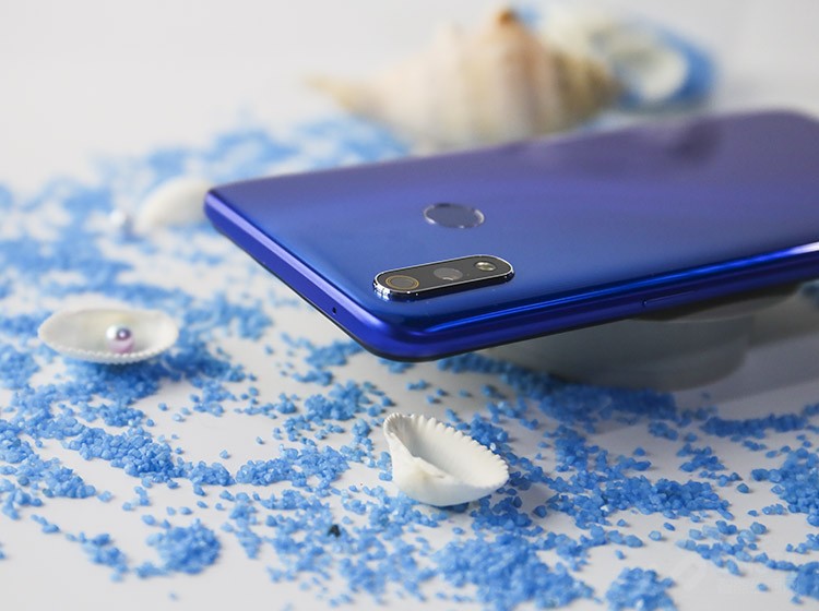 �û����ĵ����������ϣ�realme X�ഺ��ǰ��2500�����س������ģ�����1600�����㣨����IMX519��������+500���˫����ͷ��֧�ֳ���ҹ��������ģʽ�ͳ������ʵȹ��ܣ����Ժܺ������û������ķ羰������