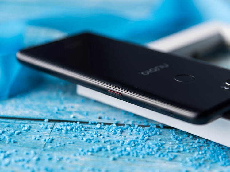 ���������������Ժ���Сţ�������֣��û����԰��Լ�˵�����Ļ�ת�������֣�Ȼ��������͵�΢�š����š��ճ̡�����λ�ã�ͬʱ�ù��ܻ������������Ҵ�APP����ϵ�ˣ���ӵ��������ʮ��ʵ�á�