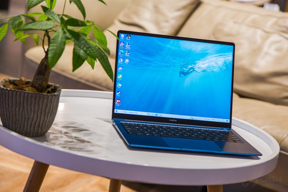 ڽӿڷ棬realme BookҲƷḻȫ档1׵4ӿڡ1USB-Aӿڡ1USB-Cӿڡ13.5mmףһThunderBolt 4 Portʵֳ硢ݴ䡢Ƶȫܣֱͬʱ4KʾϷ칫ȳԡ