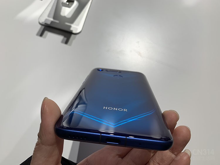   ������о�˵��Դ��ϣ�����еġ���Ħɫ��˹��ʤ��Ů�񡱵������׼��Ĺ�̼���V�͵������Ӱ�����������·��������ĳ��