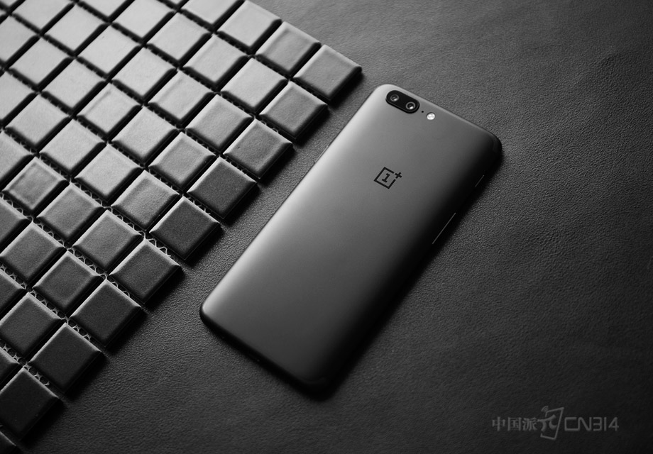 һ�Ӽ���Լ۱Ȳ��ԣ������ò�һ�������߼۸񣬷������ڸ����ܡ�������������¾����ü۸����������ڹ��ڻ����кܶ����˷۵ġ�