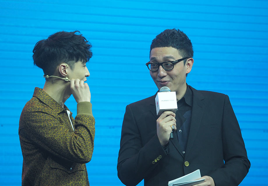 �������뻪������潻̸��̸��ʹ�û�Ϊnova�����ĸ����������޲����ڣ�������������ܽӴ���˲���ȼ���ֳ��ı��㡣�����������ͮ������Ԫ�ؼӳ�ʹ�û�Ϊnova��Ϊ�����������˹�ע���ֻ���Ʒ֮һ��