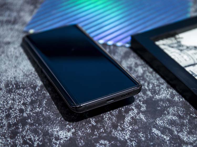 Ŭ����Z20��˫�����Ϊ���ڵġ�ȫ�����ֻ���������һ�������������˲�Ŀ����Ŭ���ǻ���Z20˫����ƴ����ıȽ����ƵĽ��������ܺ��淨�������ǧƪһ�ɵ��ֻ��г����˼���������