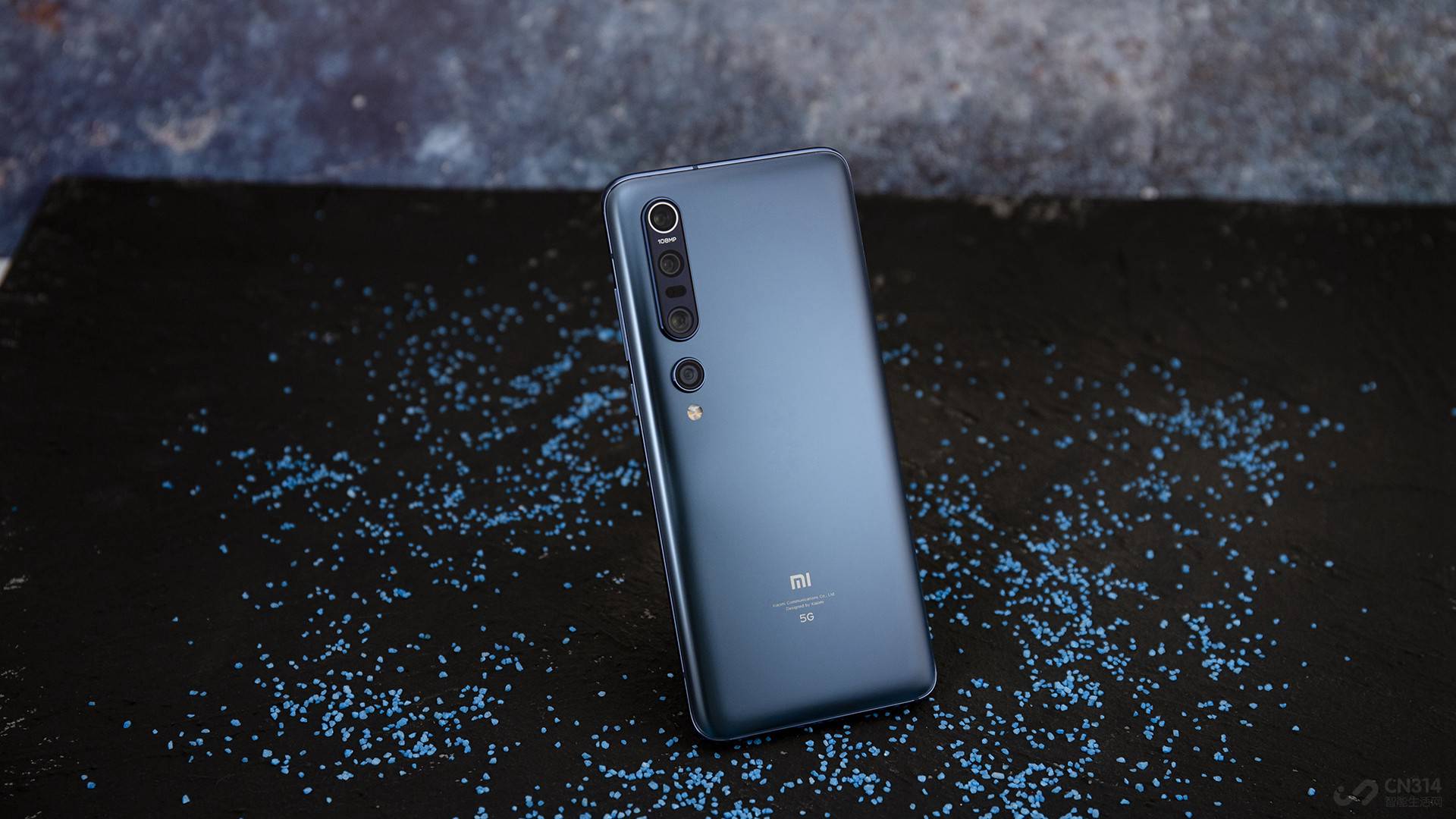 С��10 Pro��������ͷ������ƺ�С��CC9 Pro����˵�����һ�ޣ�����ͷģ��ͻ���ڻ���������ײ�����λ��ΪС�׵�logo�Լ�5G��־��