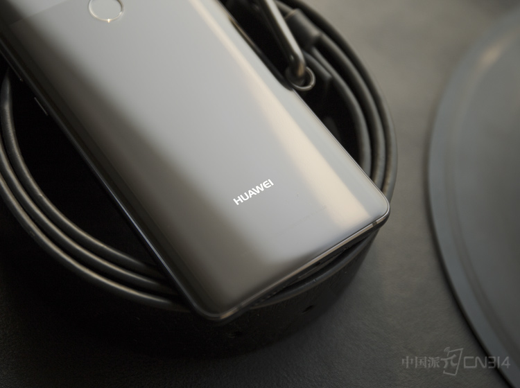 �ڲ�ͬ���ߵ������£������沣�����������ֳ������鶯��Ҳ�ǽ����������޷����ֵġ�