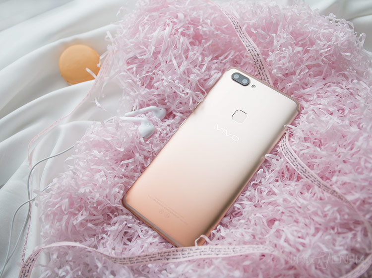 �λ÷�û��ӣ���ǰ���ۣ����������͵�����͡�ͬ���Գ�΢������ġ�����������������Ů���˴�֮����ഥ���������������������С�