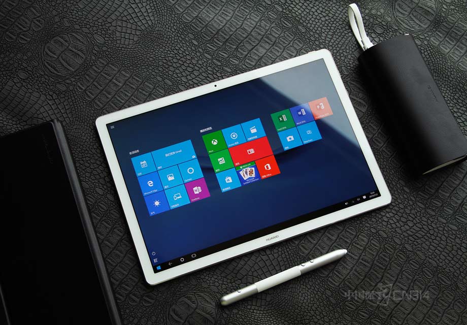 ��ΪMateBook������12Ӣ����Ļ���ֱ��ʴﵽ��2160��1440����SurfacePro 4��2736x1824��MacBook��2304��1440�Ե�һЩ������ʵ�������м����о�������һ��ϸ΢�Ĳ��