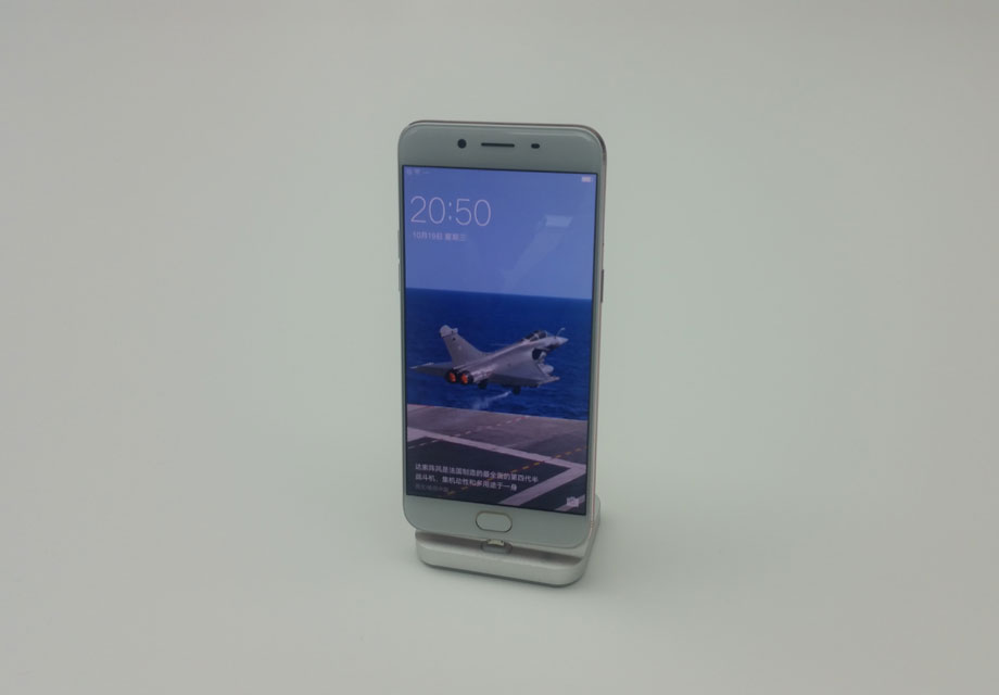 OPPO R9s�����漸����������һ���������ƣ�ȫ�¿��������������2.5D����������δ������������Ա仯�����濪��λ����ϸ΢�仯������Щϸ�ڲ������γ����ֶȡ�