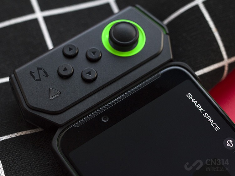 �����÷��棬������Ϸ�ֻ�Helo���������ƵΪ2.8GHz������845�����������ڴ���Ϸ�����Ǽ�������ߴﵽ��10GB+256GB��ʵ�����������⣡