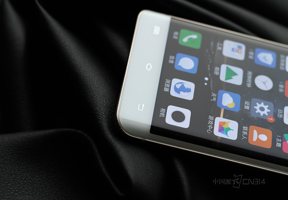 ��Ļ�·��Ĺ��ܰ���������vivo�ֻ���������������������������Ϊ�˵�������ҳ���Լ����ؼ������5.43Ӣ�����Ļ��С�����ֲ�������Ҳ���Ǻ��ѡ�