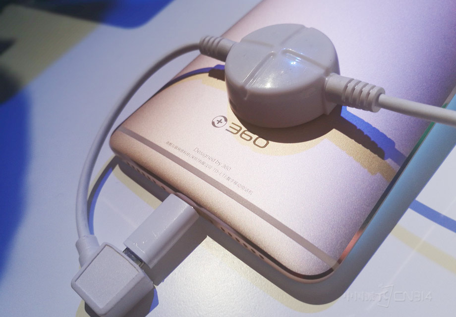 �����·����������360����Logo�����̶ȵı�����һ�廯���С�