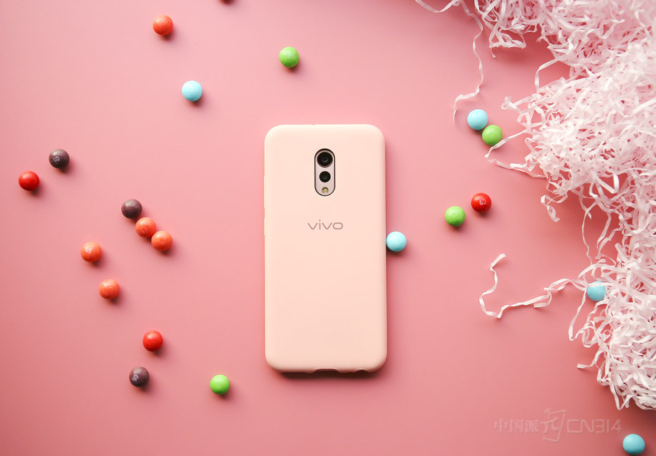 vivo Xplay6����12MP+5MP������˫�㷽����������ͷ����Ȧ����͹���䱸��ȦF/1.7��֧��2PD˫�˶Խ���OIS��ѧ������������ͷ���ڼ�¼������Ϣ��