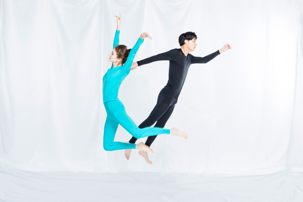 �UһWarm+������ů�²���Ӱ���ճ���������������˶����¶ס���Ծ���ܲ���������˶������������ԵĽ�����͸������Ҳ�ǳ��á�������˵�����ǳ��ʺ϶������š�