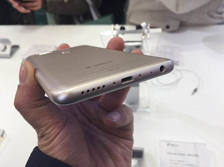 3.5mm������׵��Ա���������һ�������߶�������һ�߳�硣