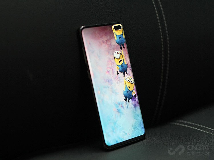 ����Galaxy S10+�õ���һ�� 6.4 Ӣ��Dynamic AMOLED�������������˵������Ŀǰ��õ�һ�������ֱ��ʸߴ�2K+��3040*1440����ɫ�ʾ�׼����Ļ�������42%��֧��HDR10+������������׷�绹�ǿ���Ӱ���Ǽ��õġ�