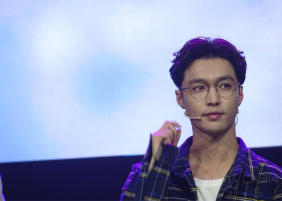 �Ҳ��ܣ��㳤��ô�ɰ����������������ҵģ�������ѹ���Ҳ��֪������˭��ô�����ܺ�����һ��