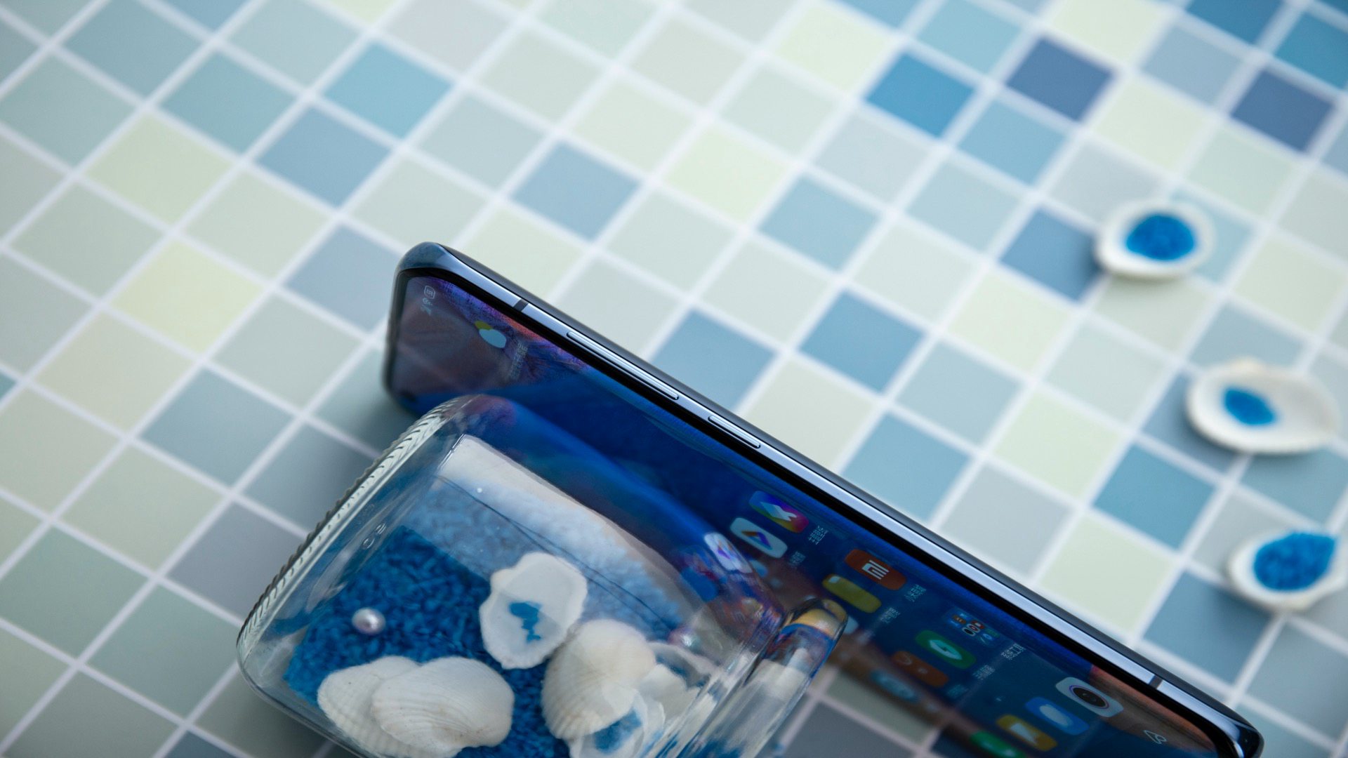 �����ֻ��Ĳ��棬������������+��Դ������ƣ�����İ����������ϱȽϼ�Լ��û�������������ƣ����û��Ĳ����߼�������������Ҫ���㲻�٣�û�ж���ķ�����