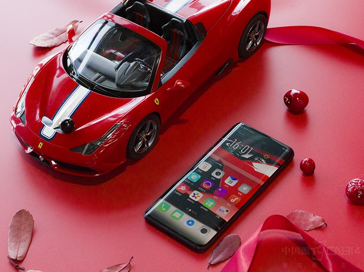 ��Ļ���Ǹû���һ�����㣬Find X�����˸����������ƣ�ȫ�µġ��໡�ȼӹ�����������������3D����Ļ����ϣ����������ܱ�Ե������2.5D�������Ӷ�ʹ��3D��2.5D�Ķ໡�ȵ��ӣ�����ʵ�ָ�Ϊ��͵������ӰЧ���͸��������ָУ������������ֳ�һ����Ȼ֮����