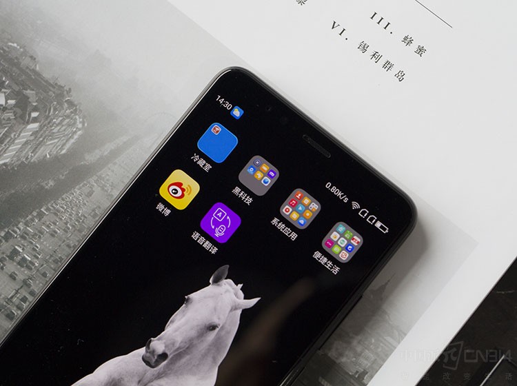 360�ֻ�N7 Lite�䱸��һ��5.99Ӣ��18��9������ȫ�������ֱ��ʴﵽ2160*1080����������Ϸ���ǿ���Ӱ�����ܸе�����ԾȻ����Ļ֮�ϡ�