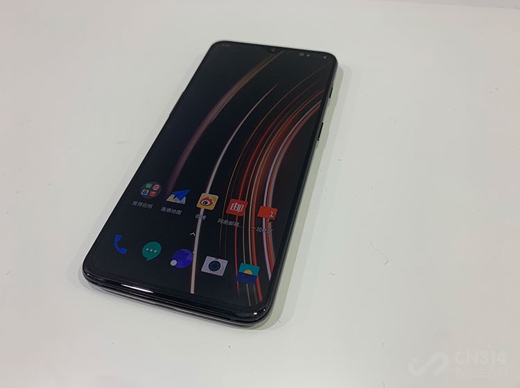 �����׶��ư�Կ�����������ֽ������ȫ�¶��ƣ����ڸ�һ����������һ���ʵ��������ٶ�֮�������ص����Ƭ�Ρ�