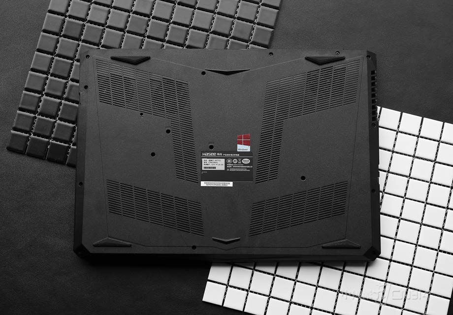 ��D����Կ�����CPU/GPU�������˻��������Գ�ʽɢ�ȿף�����˫��������ڲ������ӳ���ͭ�ܣ����Ĳ���ɢ��Ч���������û���Ҳ���õ�����Ϸ������ͻȻ�����ˡ�