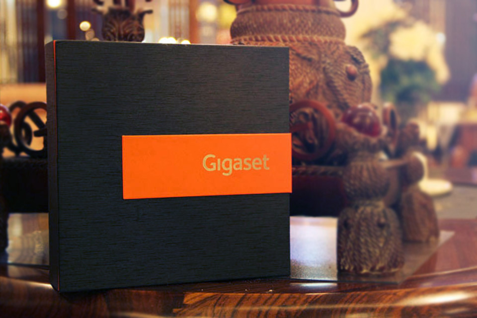 Gigaset ME�İ�װ������Ϊ��ɫ������������������һ���ɫ���������װ�Σ����Ȳ�ʧ���á�