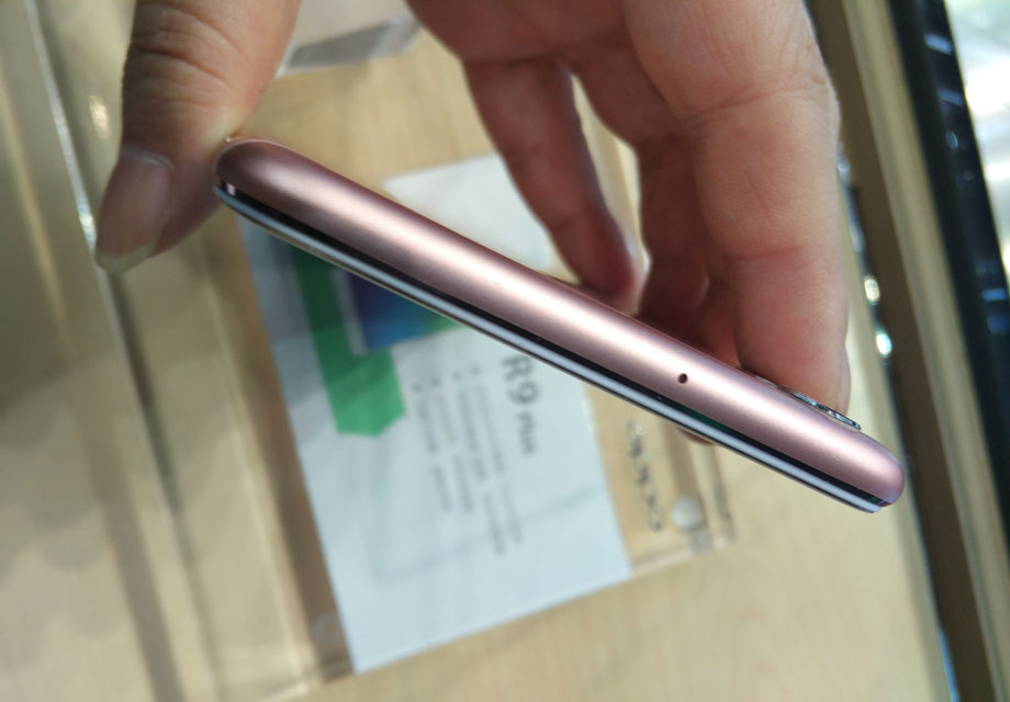 OPPO R9�Ļ����ϲ��ǳ���ֻ࣬�и�������ˡ�