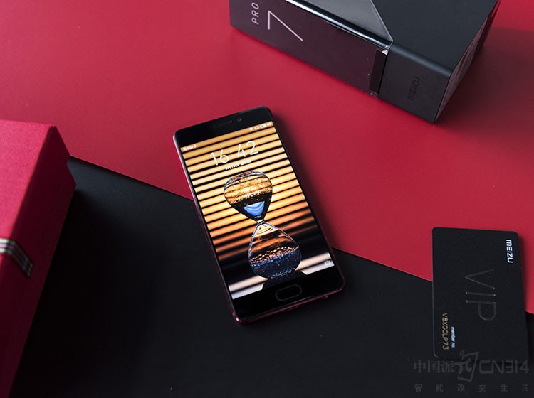 ����PRO7��Ȼ�л����Ĵ��ڣ�ȴ��Ȼ�޷�Ӱ���������У�����E3���г����ܹ�����ǰ���ĸ߶���