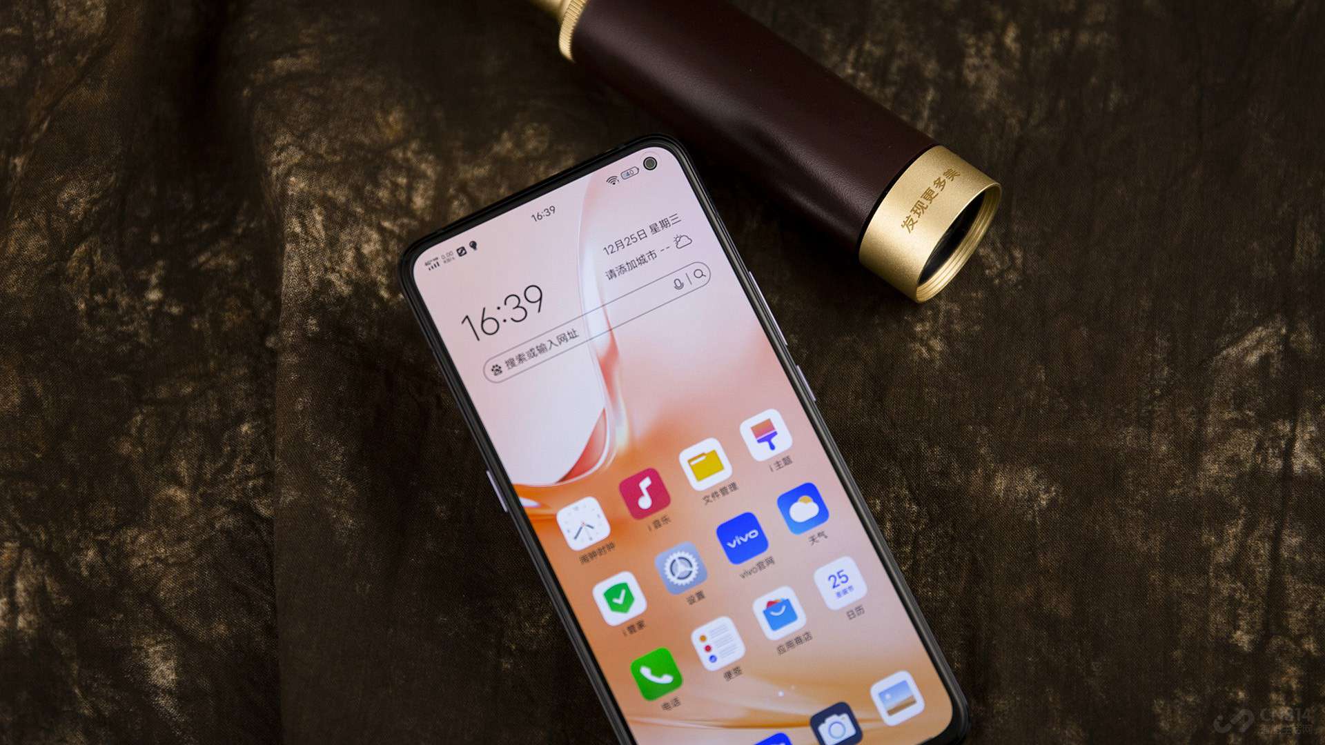 ǰ�÷��棬vivo�䱸3200�����ؾ�ͷ����������ͷȷ�����û���Ӳ������ĸ߶�����ר��������׷����������������ģ�塢ҹ���������㼼���Լ�����������㼼���ӳ��£�vivo X30 Proȷ�����û��ڸ������㳡���¶����ֻ����ĵĸ߶�����