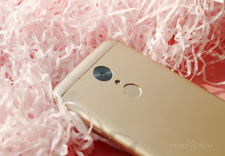 �����Ƚ����մ����Ľ�������ϸ�嵫���⻬���ָм��ѻ��ǳ����ࣻN4A��ָ��ʶ���ܷḻ���û�����ʵ��ָ��֧����ָ��һ�����š�ָ�ƿ������ա�ָ��¼����ָ�ƽӵ绰�Ȳ�����