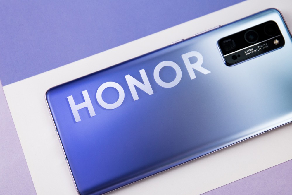  ÷棬 ҫ30 Pro+ûΪȫ990 5GоƬ980֧5GWi-Fi6оƬW650ٶƻĶ棬ҫ30 Pro+4000mAhأ֧40W䣬 30ӳ75%ĵ״δ27W߳似30ӳ53%ĵ75ӿɳ硣