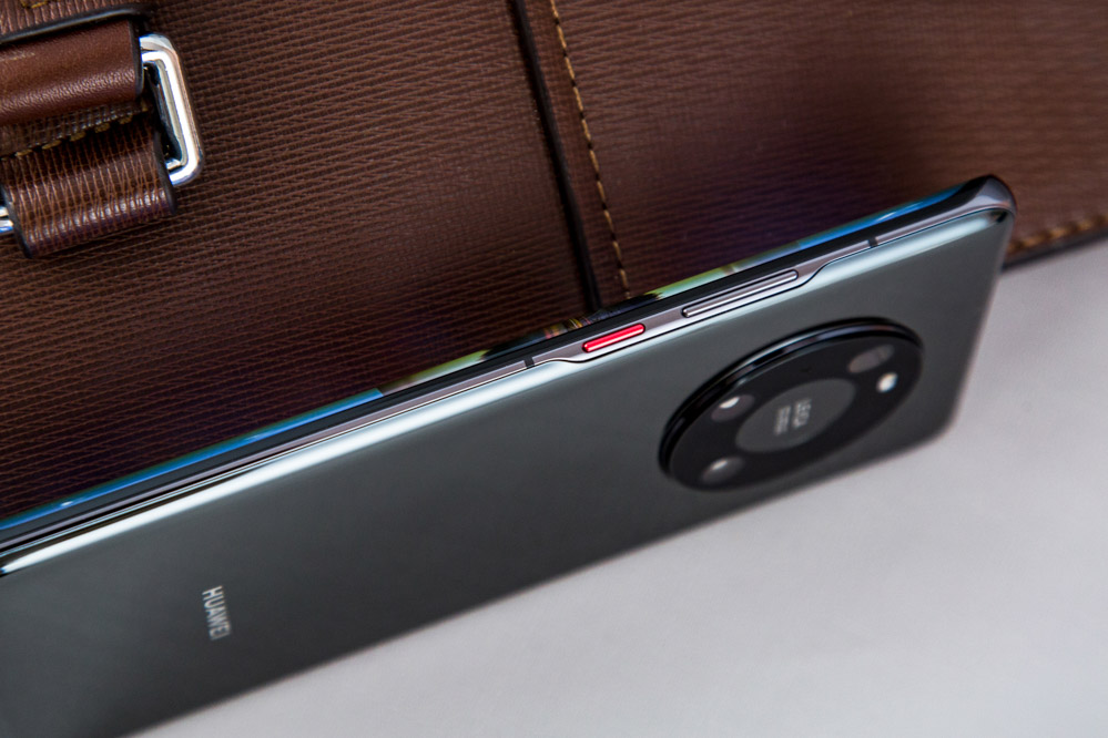 ͬ�����ٲ�����ƣ���ΪMate40 Pro��Mate30 ProҲ��������ε�Mate40 Pro�û���ʵ���������ұ�����Mate30 Pro���������������������Ǹ���ͬ�����߲�ͬ��ѡ��