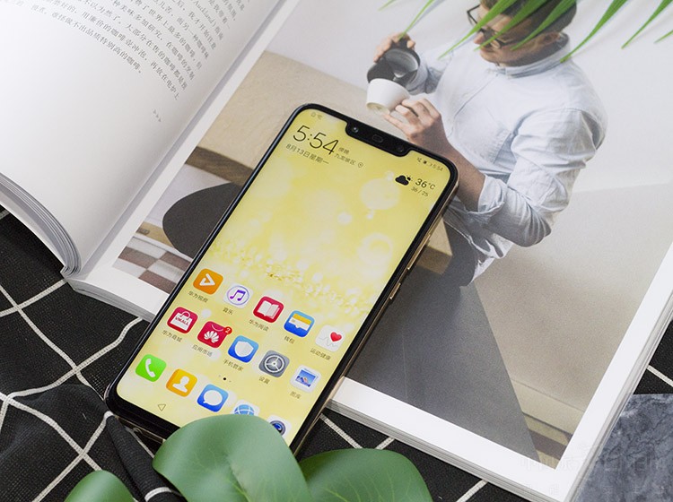 ��Ϊnova 3ǰ��2400������+200����������ͷ��ÿ�����ص㶼����ʵ�й����ɣ����ɴ�ӡ2��1.5�׵���溣��������ӡˢ72PPI���ȼ��㣩���������콢��רҵͼ��ISP���������㰮���ġ������յ������û���ʹ������