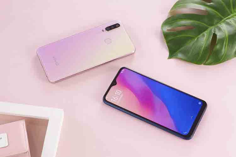 ������Ǽ�����������ţ��������Ծ��¡�vivo Y3�������6.35Ӣ����鶯ˮ����������С�ɵ�ˮ�Σ�ʹ��ӵ��89%�ĸ���ռ�ȡ�19.3:9�ľ��������������5.5Ӣ����ͨ�ֻ��������ճָУ��ճ�ʹ��ʱ�õ�����������Ұ�����ܳ����и�Ϊǿ�ҵ��Ӿ����顣