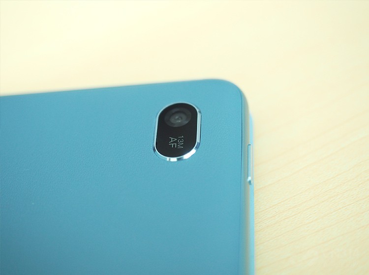 ֵ��ע����ǣ�����һ�ǻ���һö1300�����ص�����ͷ��֧��AF�Զ��Խ����ܡ�����һ��ǲ�Ҫָ�����ܴﵽP30ϵ���ǰ�ǿ������Ӱ����������ö����ͷ�����ص�ֻ�ǻ�������Ӱ�����ܣ������þͺá���