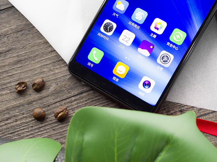 N7 Lite�����˻��ڰ�׿8.1ȫ�¿�����360 OS����ϵͳ������AI�������֡�AI���ܾۺ�ҳ����Ϸ������3.0���Լ�AI���ܷ���͸���ȫ�����������ȴ��¡�