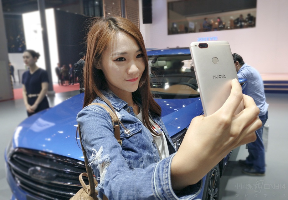 2017�Ϻ���չ����������Яi6 16T��ei6��Vision-E��֮��������ࡣ�˼�λ��������������RX59.68-17.98���غϣ���ͬ����������Ϊ��ȫ���׿������������γ���SUV���Ĳ�Ʒ����С�����ʹ�Ŭ����Z17mini��һ���������������ᡣ