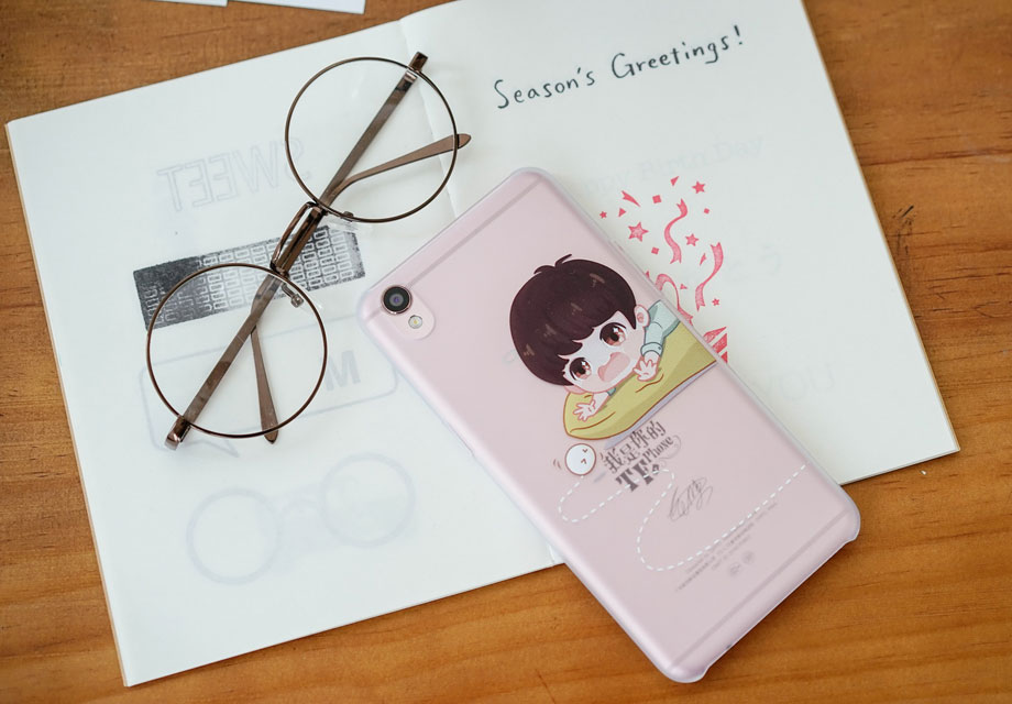 ����Ϊһ��ƻ���TFphone��νʮ�����ģ��ڷ�˿��ע�ķ������涼�����˸��Ի���������֤���ƻ��ܹ������������Ԫ�ء�