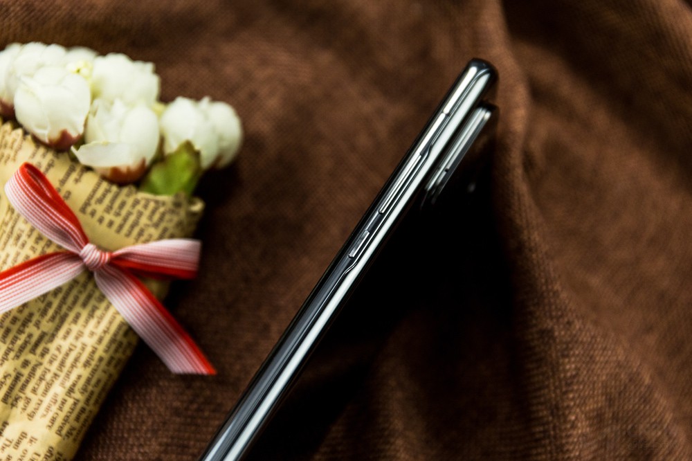 ɢȼҲС11 UltraһĿ㣬û˹Һ̬ɢģ飬ҺVCɢȡʯīʯīϩɢȵȵȣɢЧʹ888콢оӴһʱͷųȥžƵ֡ٻȵȣúʱ顣