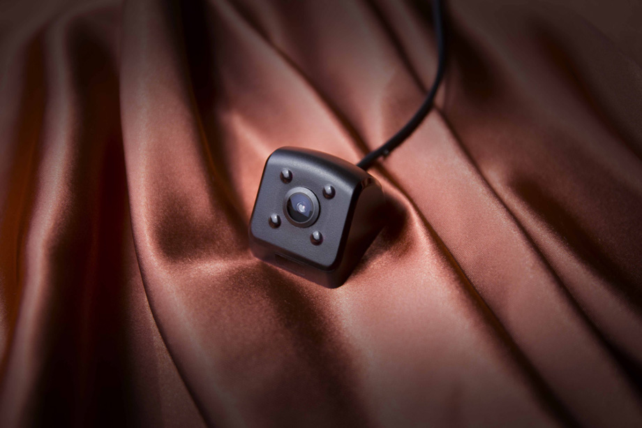 ����100������ͷ������4��������Ұ�����ơ���˾������������ҹ�䵹�����ʱ����ʹ�ڹ��߻谵�������£�ƾ��β�ƵĹ����Լ�������Ұ�����Ƶİ���Ҳ��������Ӧ�ԡ�