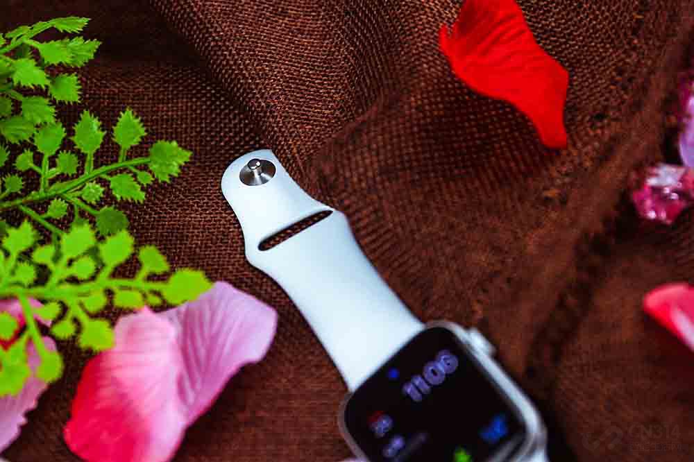 ���ܷ��棬Apple Watch SE�������ĸ���ͨ��WatchOS 7���и��ٵĶ������ֱ��ǣ��赸������ѵ������������ѵ������ȴ���ɼ����ݵķ�ʽ��ͨ���ڲ�Ĵ�������Ȼ�����㷨��ʹ�ø����ݺ�������ȷ�����ĵĿ�·�